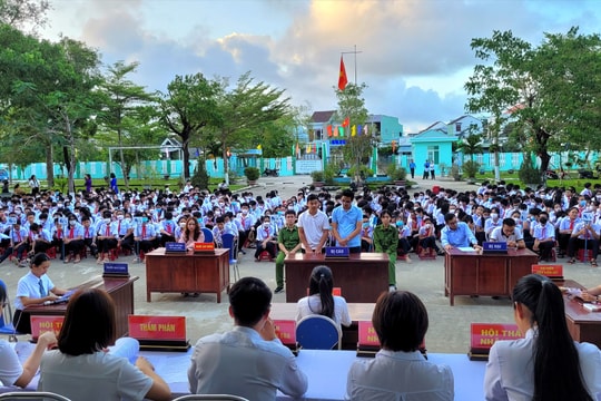 Phiên tòa giả định phòng chống xâm hại trẻ em trong trường học