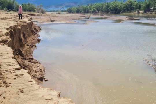 Đại Hưng mong được kè chống sạt lở bờ sông Côn