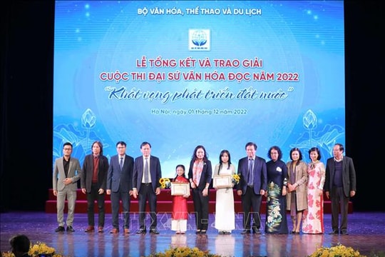 Trao giải thưởng cuộc thi Đại sứ Văn hóa đọc 'Khát vọng phát triển đất nước'