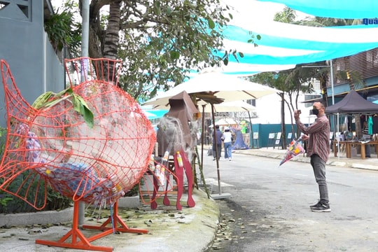 [VIDEO] -  Độc đáo nghệ thuật tái chế “cứu” môi trường biển