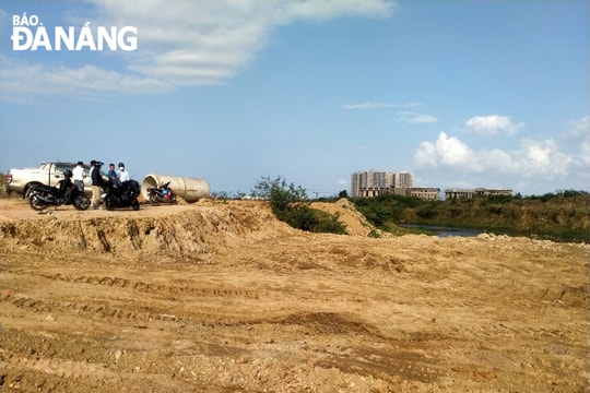 Vụ "Chở xà bần, giá hạ đổ không đúng nơi quy định": Cơ quan chức năng vào cuộc kiểm tra hiện trường