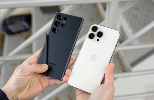 Tư vấn: Chọn Samsung Galaxy S23 Ultra hay iPhone 14 Pro Max