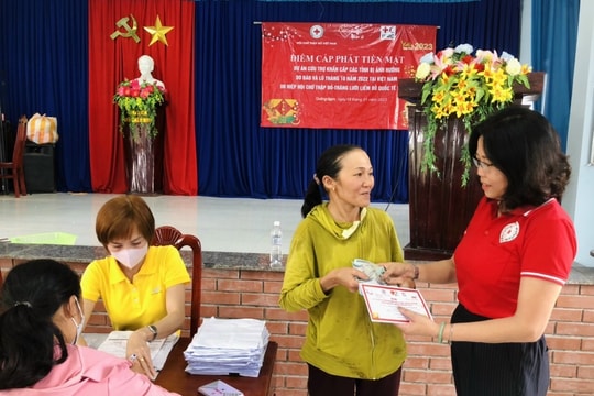 Gần 3 tỷ đồng cứu trợ người dân Quảng Nam bị ảnh hưởng bão lũ