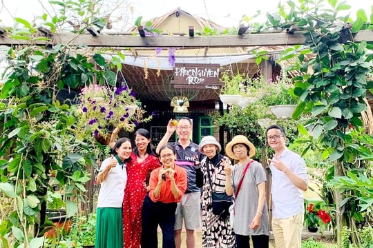 Khu vườn cổ tích ở phố Hội