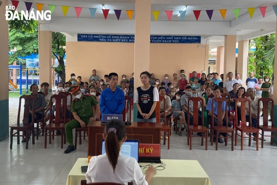 Cặp vợ chồng đổi lái khi xe đang chạy trên đèo Hải Vân lãnh án