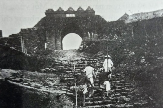 Người Pháp qua đèo Hải Vân 150 năm trước