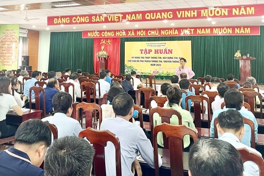 Trang bị kỹ năng xây dựng tin bài tuyên truyền cho cán bộ truyền thông cơ sở