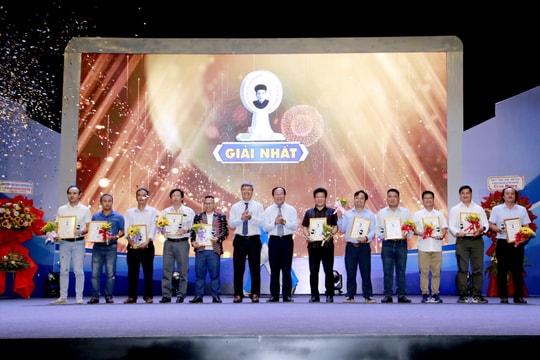 Trao thưởng 92 tác phẩm đoạt Giải báo chí Huỳnh Thúc Kháng và giải báo chí chuyên đề