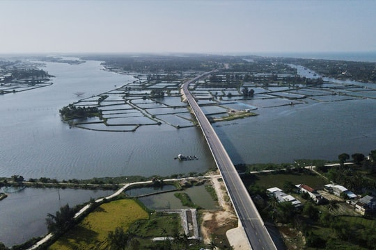 Quảng Nam thống nhất đề xuất quy hoạch tuyến đường sắt đô thị kết nối Cảng hàng không Chu Lai với Cảng hàng không quốc tế Đà Nẵng