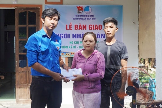 Thị đoàn Điện Bàn bàn giao nhà nhân ái