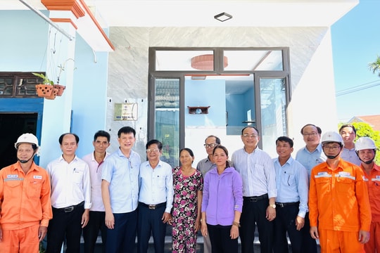 Tri ân người có công