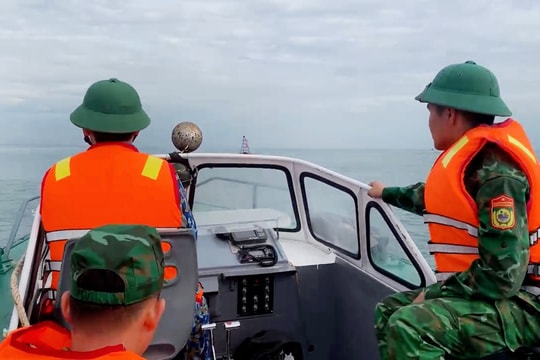 Tìm kiếm nam thanh niên mất tích khi tắm biển Tam Thanh