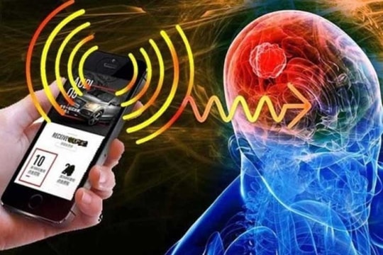Những tác hại đáng sợ của sóng điện thoại và cách hạn chế