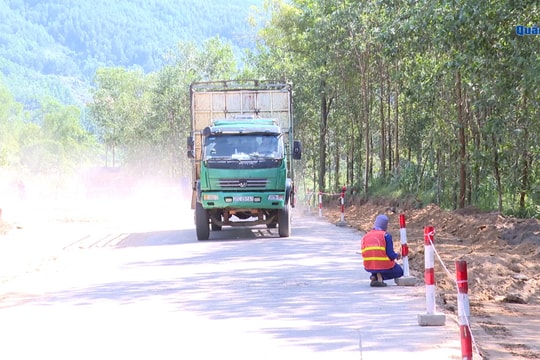 [VIDEO] - Hiệp Đức đẩy nhanh giải phóng mặt bằng, bàn giao thi công quốc lộ 14E