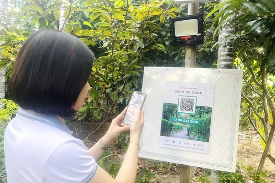 Người làng làm du lịch