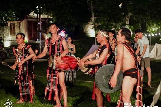 Gìn giữ tiếng đàn, tiếng cồng của người Cơ tu