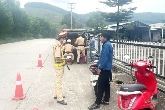 Công bố đường dây nóng tiếp nhận phản ánh về an toàn giao thông dịp nghỉ lễ 2/9