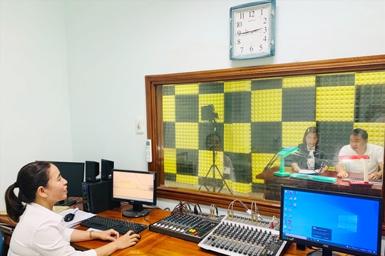 Nỗi niềm phóng viên đài huyện