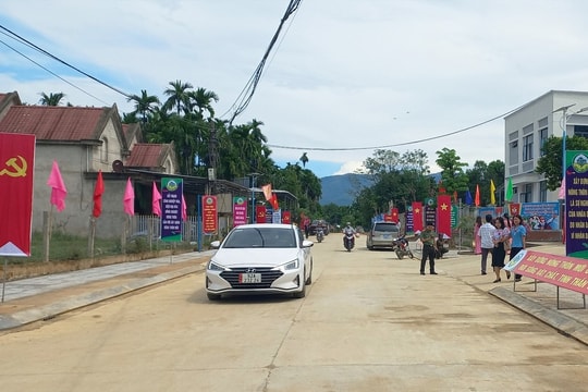 Xã Tiên Ngọc công bố đạt chuẩn nông thôn mới năm 2022