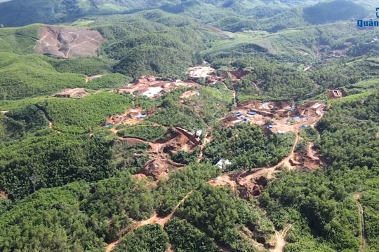 [VIDEO] - Khẩn trương đóng cửa mỏ vàng Bồng Miêu