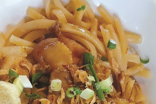 Cao lầu, ăn đúng cách mới ngon