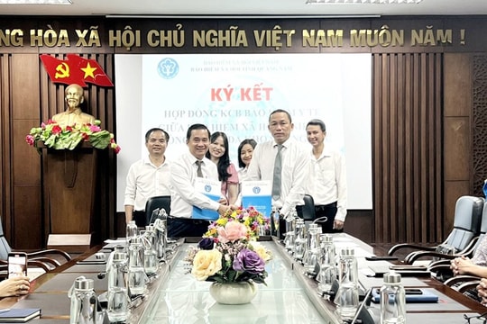 BHXH tỉnh ký kết hợp đồng với Phòng khám đa khoa Hồng Đức