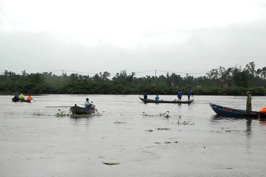 Tìm thấy thi thể nạn nhân mất tích khi đánh cá trên sông Trường Giang