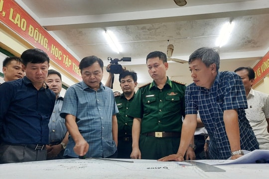 Thủ tướng chỉ đạo khẩn trương tìm kiếm, cứu nạn ngư dân trên 2 tàu cá bị chìm tại khu vực đảo Song Tử Tây