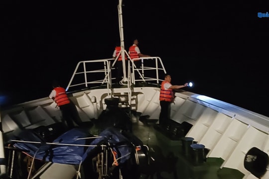 [VIDEO] - Tàu cứu hộ đã tiếp cận vị trí tàu cá bị chìm ở vùng biển Trường Sa