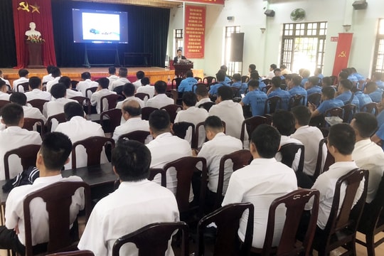 Tuyên truyền “Hội An - Nhân tình thuần hậu” cho nhân viên lái xe