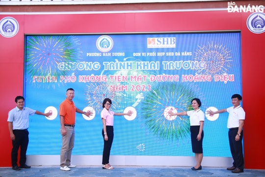 Khai trương tuyến phố không dùng tiền mặt Hoàng Diệu