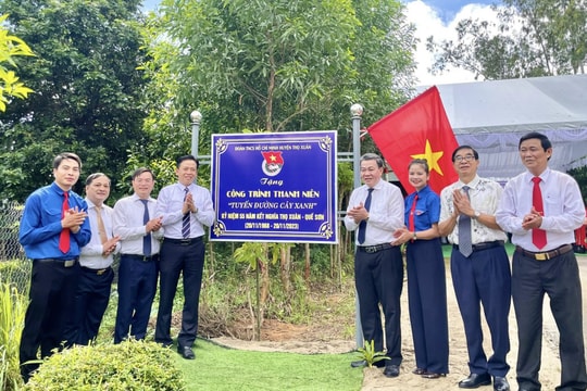 Quế Sơn gắn biển công trình chào mừng kỷ niệm 55 năm kết nghĩa với huyện Thọ Xuân