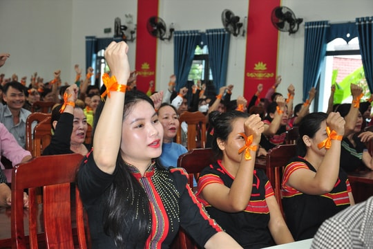 Truyền thông phòng chống bạo lực gia đình tại huyện Hiệp Đức và Phước Sơn