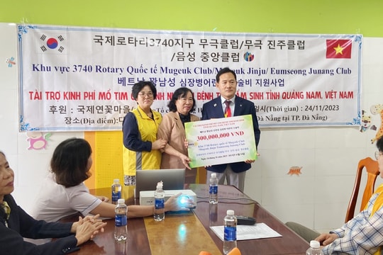 Tiếp nhận 300 triệu đồng hỗ trợ mổ tim cho trẻ em