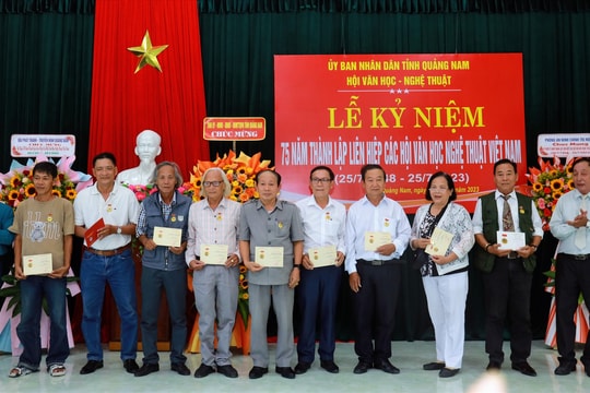 Bảo vệ nền tảng tư tưởng của Đảng trên lĩnh vực văn học, nghệ thuật