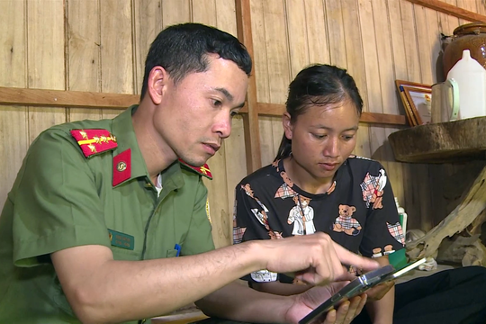 Người con của bản làng