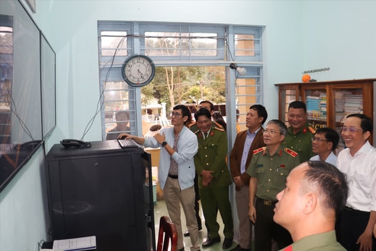 Công an Tây Giang đưa vào vận hành hệ thống camera an ninh