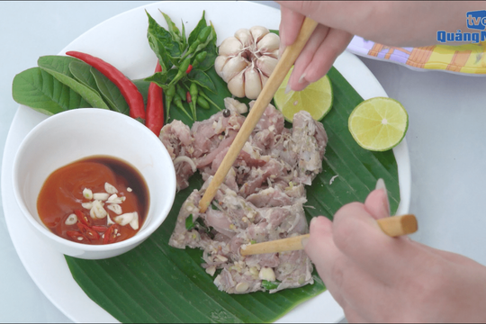 [VIDEO] - Khôi phục đặc sản nem thịt Lạc Sơn