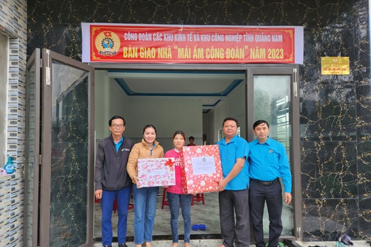 Trao nhà "Mái ấm công đoàn" cho công nhân khó khăn