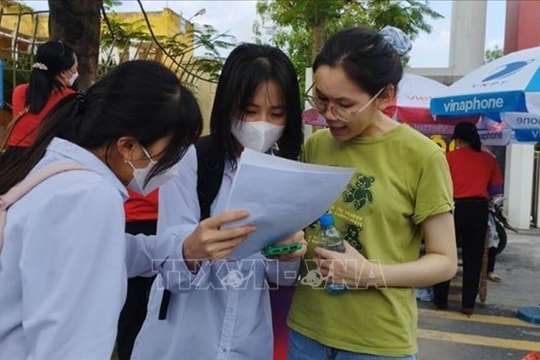 Thi tốt nghiệp THPT từ 2025: Cấu trúc đề thi môn Ngữ văn khắc phục việc chép văn mẫu