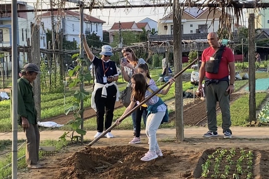 Khẳng định thương hiệu du lịch làng rau Trà Quế