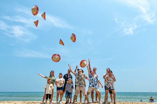 Nâng cấp "hệ sinh thái" du lịch biển Cẩm An