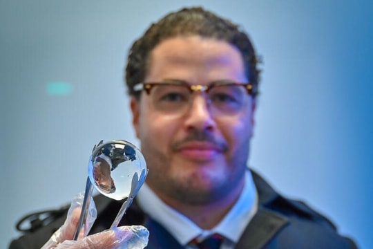 Băng đá 100.000 tuổi từ Bắc Cực đến Dubai!