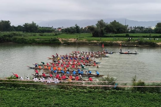 Đại Lộc sôi nổi lễ hội đua ghe đầu xuân