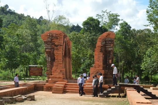 Tiếp tục khai quật con đường “Thần đạo” Mỹ Sơn