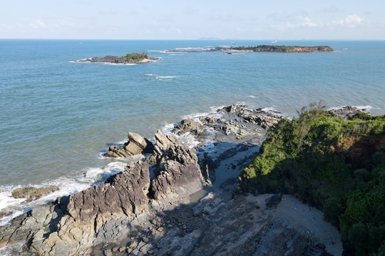 Hoang sơ danh thắng Bàn Than - Hòn Mang - Hòn Dứa