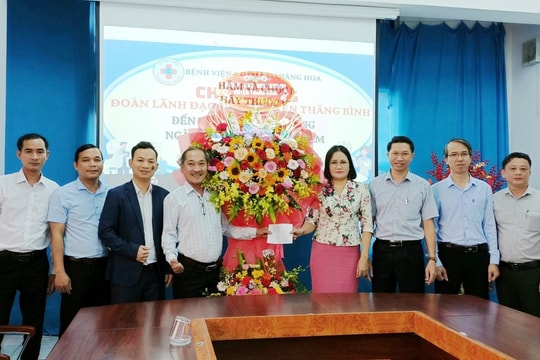 Lãnh đạo các địa phương thăm, chúc mừng ngày Thầy thuốc Việt Nam