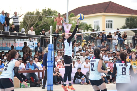 Đội Quế Sơn giành cúp vô địch giải Bóng chuyền nữ tỉnh Quảng Nam 2024