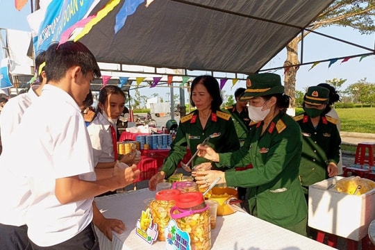 Hội LHPN huyện Núi Thành khai mạc phiên chợ xanh, ẩm thực dân gian