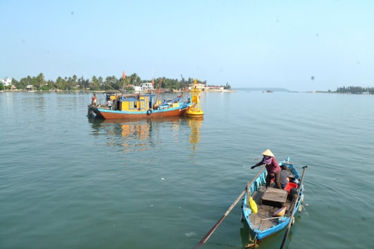 Ngư dân Quảng Nam đối diện mùa biển khó